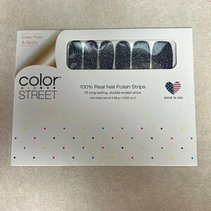 Color street nail strips in Moon River Glitter